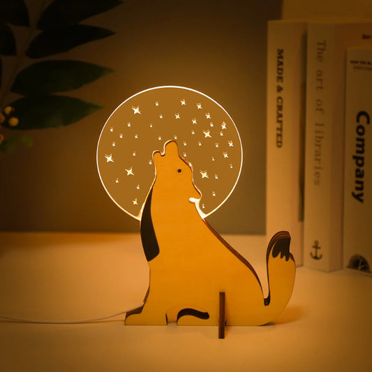Une lampe en bois modèle loup pour chambre bébé et enfants