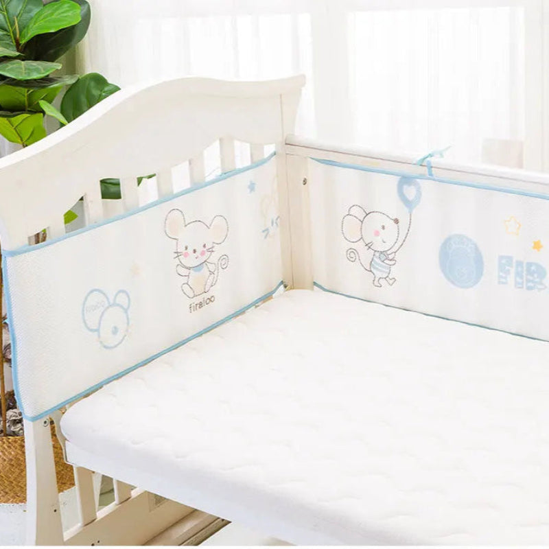 Tour de lit respirant souris avec ballons