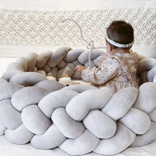 tresse de lit bebe gris six brins  avec bébé