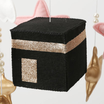 Mobile islamique Kaaba pour berceau — Décoration chambre bébé fille