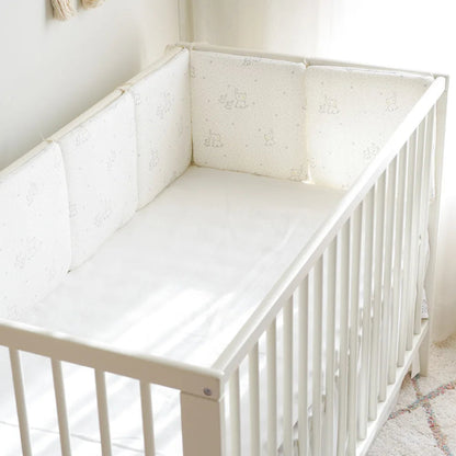 le Tour de lit pour bébé - Éléphant pour le sécurité de bébé dans le berrceau