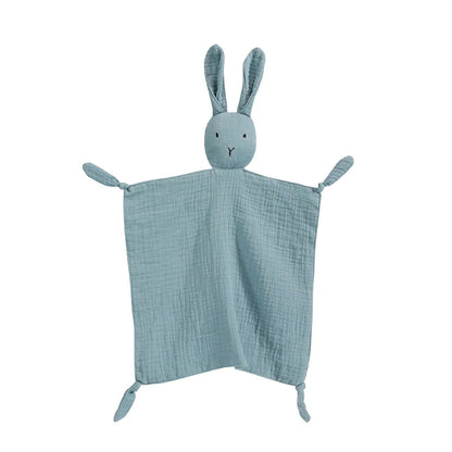 Le doudou lapin en lange bleu