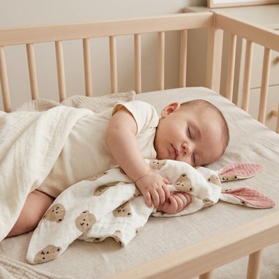 Doudou ours rose