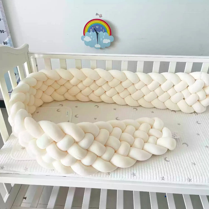 Tresse de lit 6 brins dans le berceau