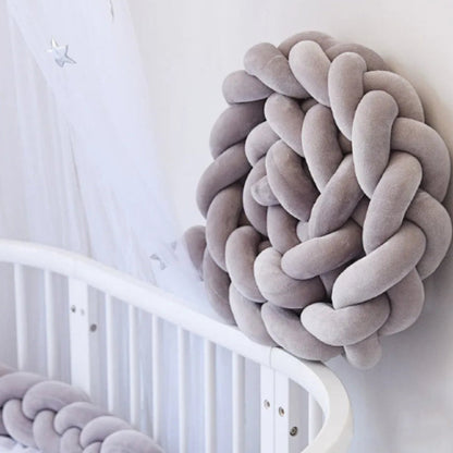 Tresse tour de lit gris trois brins