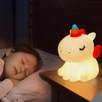 Une veilleuse bébé licorne pour une nuit féérique pour bébé